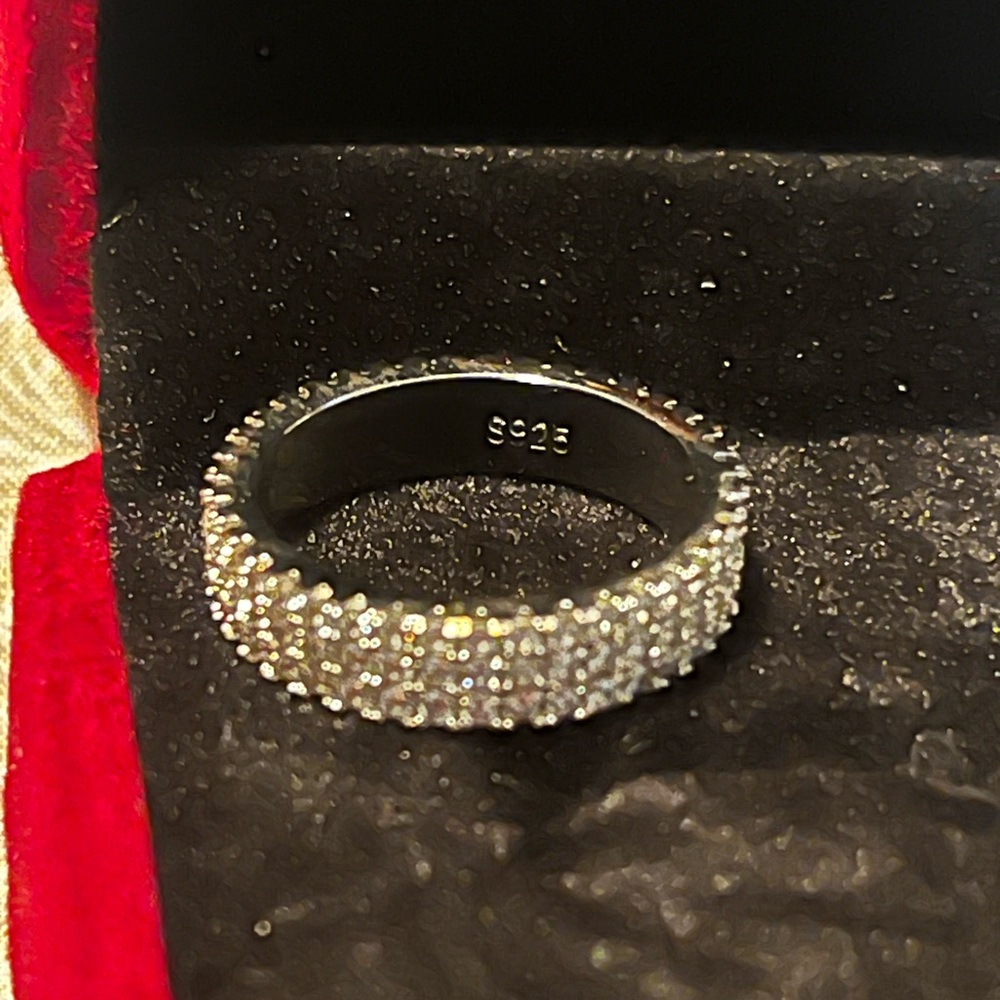 Elegant 925 Silver Band Ring with diamonds OBO